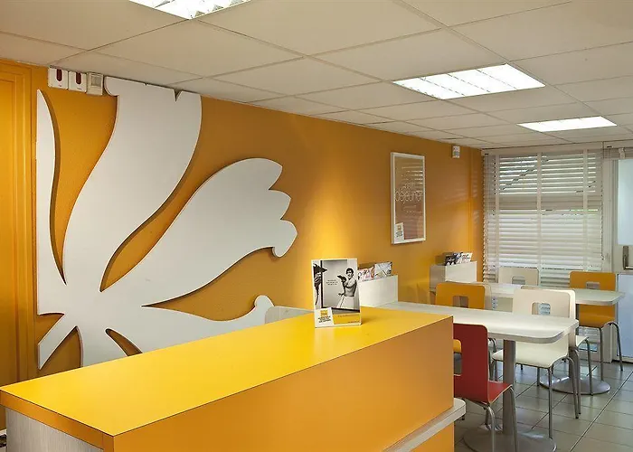 Merogis - Ex Premiere Classe Merogis Отель *