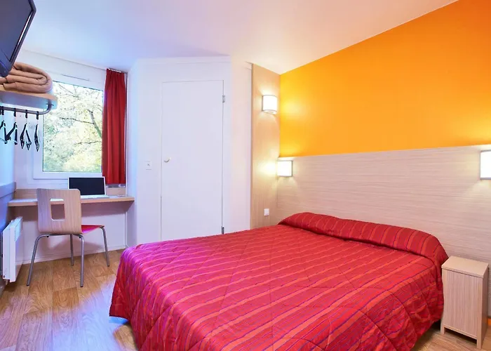 Merogis - Ex Premiere Classe Merogis Отель